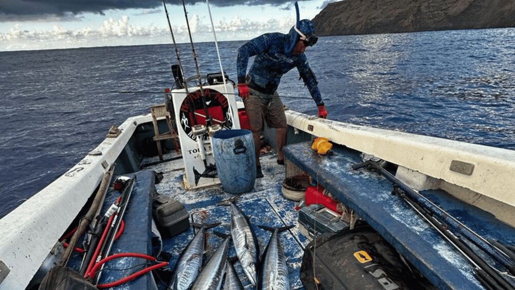 Picture 2 for Activity Ancestral fishing: Fishing with an experienced Rapa Nui 4