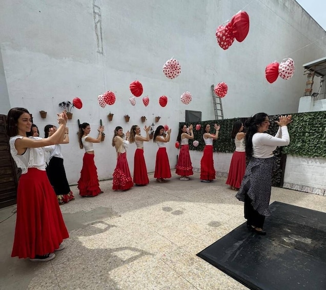Picture 1 for Activity Sevilla : Flamenco Lessons 2