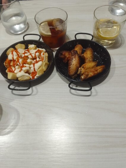 Picture 13 for Activity Santiago: Guided Foodie Tour with Drinks, Tapas & Live Music 4