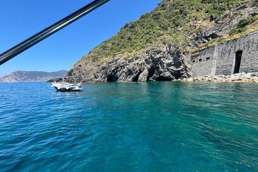 Monterosso : Cinque Terre Boat Tour Day or Sunset with Aperitif 2