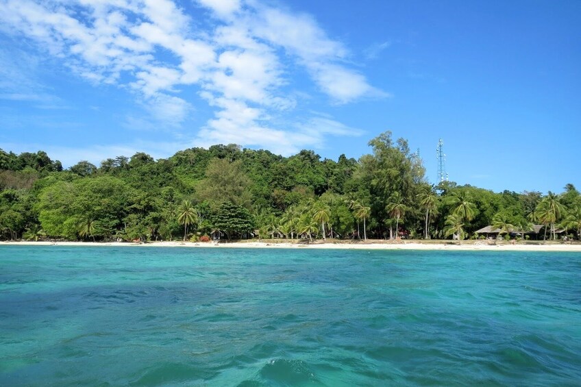 Travel from Koh Bulone to Koh Lipe by Satun Pakbara Speed Boat