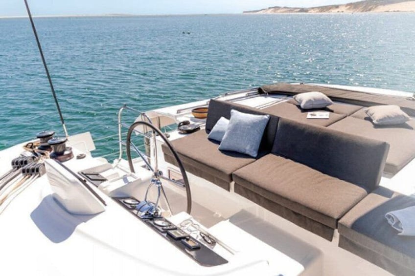 Private luxury Escape free drinks & Meals Cruise 4