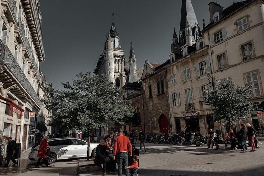 Secrets of Dijon: Explore the City with Clues and Stories 3
