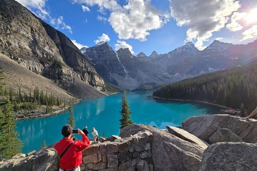 Explore Moraine Lake and Lake Louise — A Half Day Tour 2