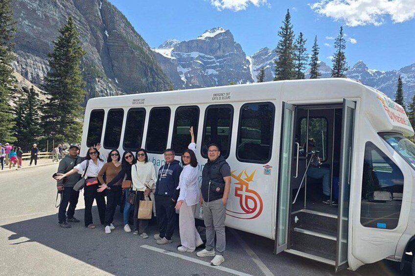 Explore Moraine Lake and Lake Louise — A Half Day Tour 2