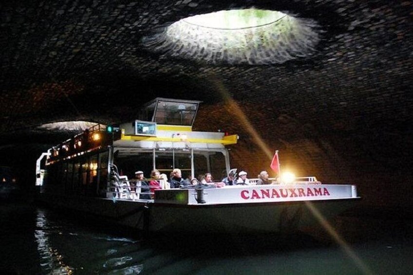 Guided Cruise The Old Paris on Canal Saint Martin 4