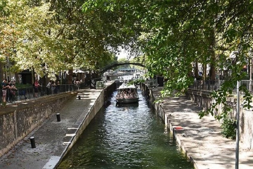 Guided Cruise The Old Paris on Canal Saint Martin 1