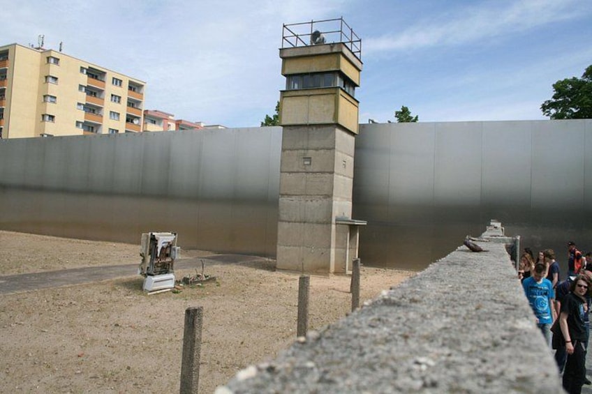 Berlin: Guided Bike tour of the Berlin Wall and Third Reich 2