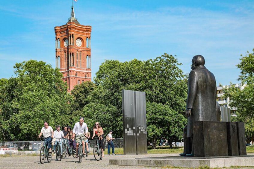 Berlin: Guided Bike Tour to Explore the Highlights 2