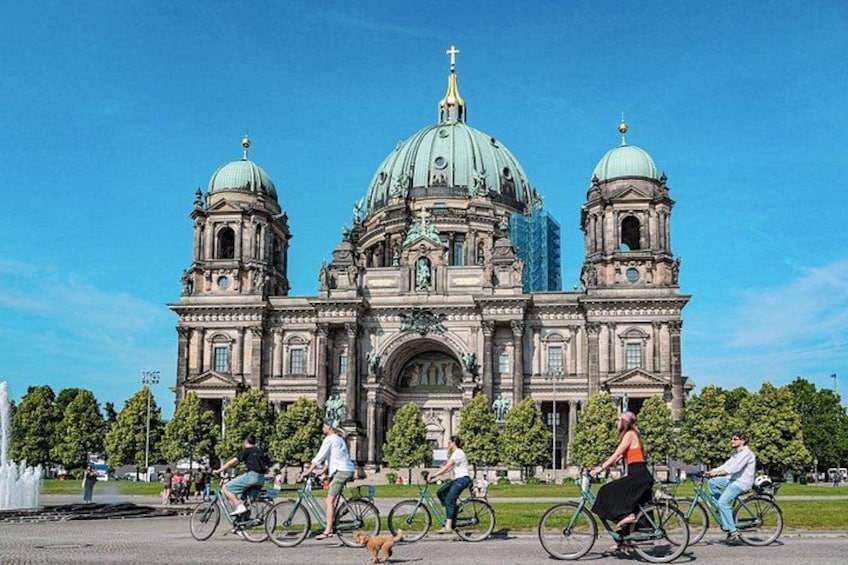 Berlin: Guided Bike Tour to Explore the Highlights 3