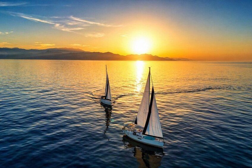 Dia Island Sailing Cruise with Meal and Water Activities 4