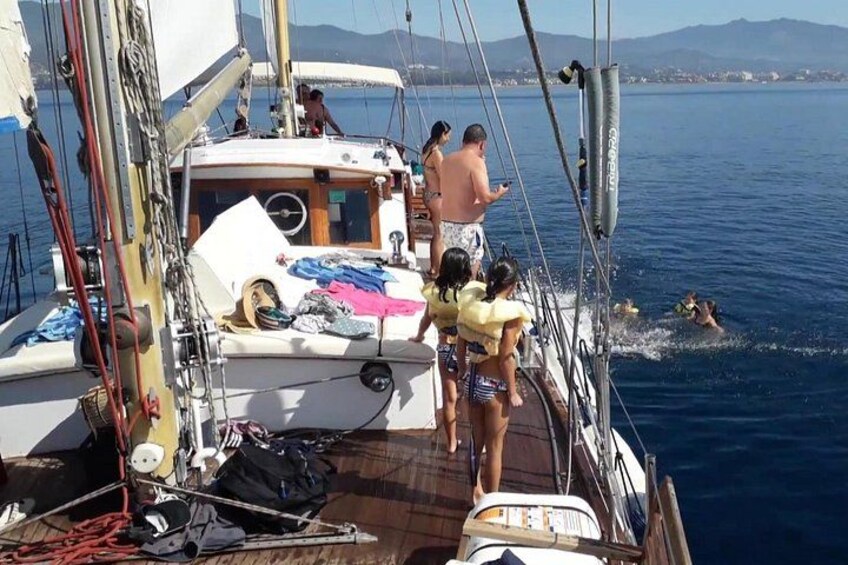 Walk and swim on the high seas 2