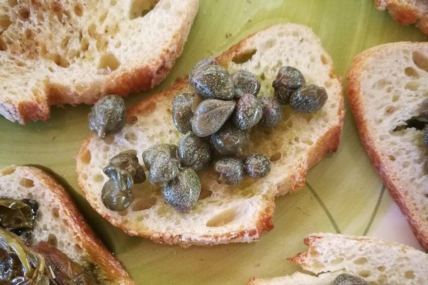Cappero di Salina: Un'Esperienza di Degustazione Unica 2