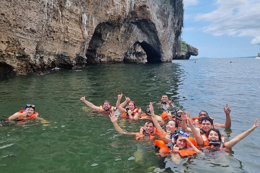 Boat and Snorkel Tour to 5 Islands of Los Arcos 2