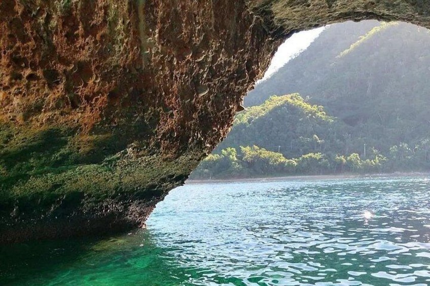 Boat and Snorkel Tour to 5 Islands of Los Arcos 3