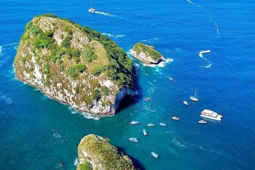 Boat and Snorkel Tour to 5 Islands of Los Arcos 3