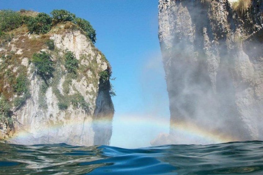 Boat and Snorkel Tour to 5 Islands of Los Arcos 3