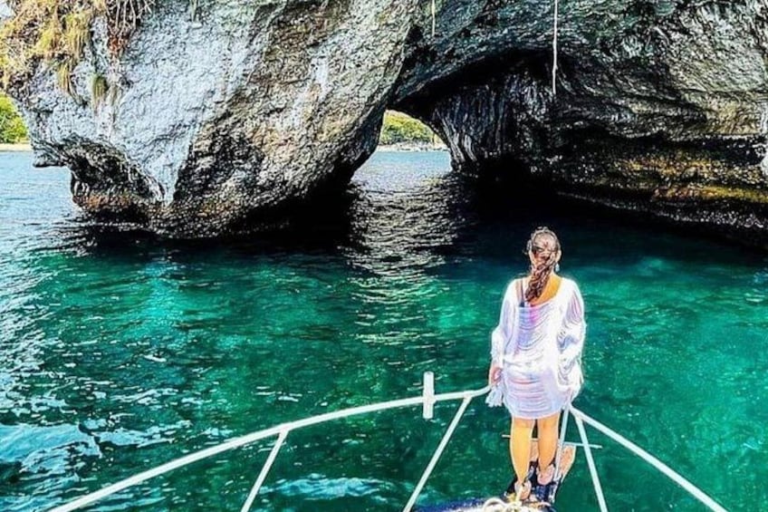 Boat and Snorkel Tour to 5 Islands of Los Arcos 1