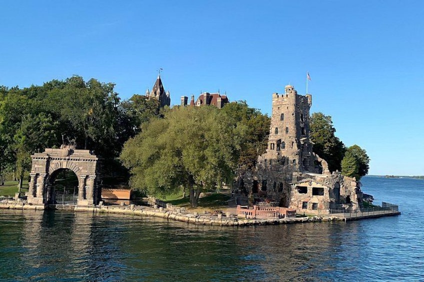 3 Hr 1000 Islands Cruise from Gananoque with view of Boldt Castle 2