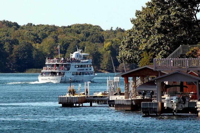 3 Hr 1000 Islands Cruise from Gananoque with view of Boldt Castle 3