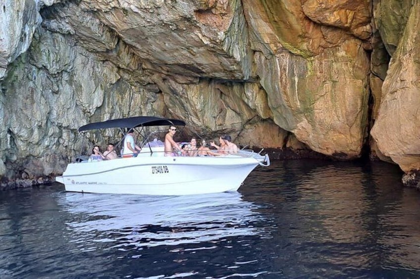 Blue & Green Cave,Sunj beach Small Group Tour with Speedboat 3