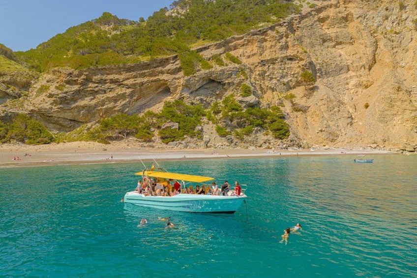 Enjoy crystal clear waters for 2 hours 1