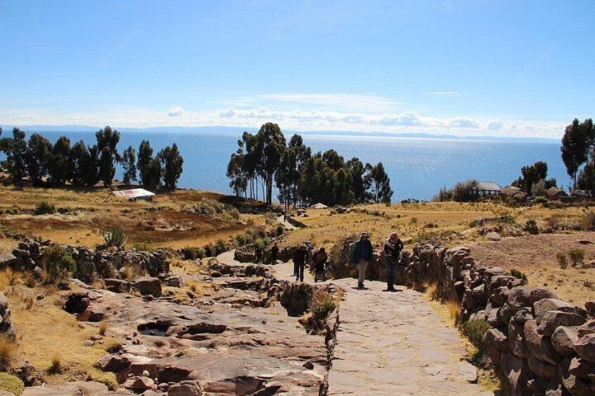 Full Day Lake Titicaca Tour to Uros and Taquile Islands 3