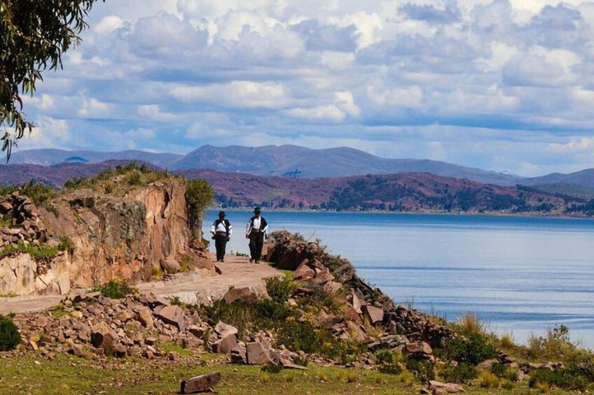 Full Day Lake Titicaca Tour to Uros and Taquile Islands 3