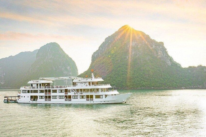 Ha Long Bay Lux Cruises 5