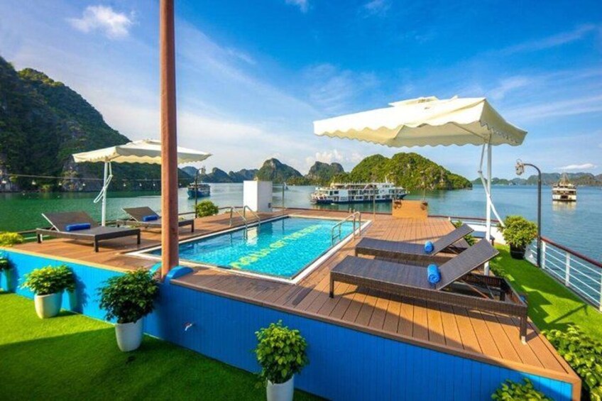 2-Day Ha Long-Lan Ha Bay-Bai Tu Long Bay 5 Star Cruises & Balcony 2