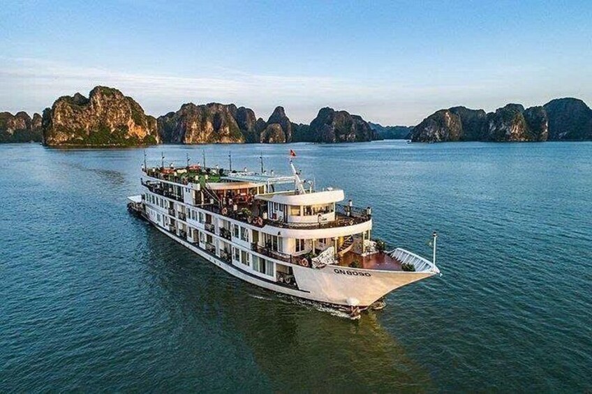 Ha Long Bay Lux Cruises 4