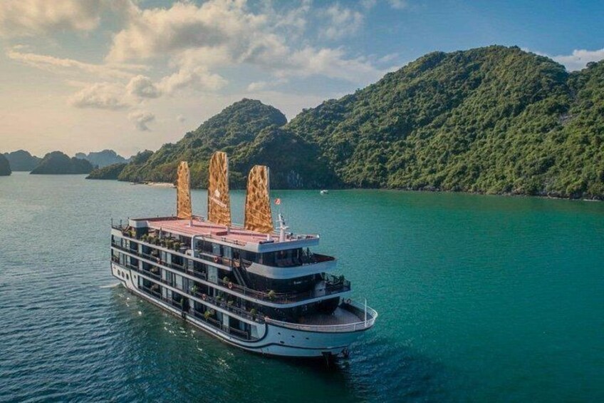 Ha Long Bay Lux Cruises 1