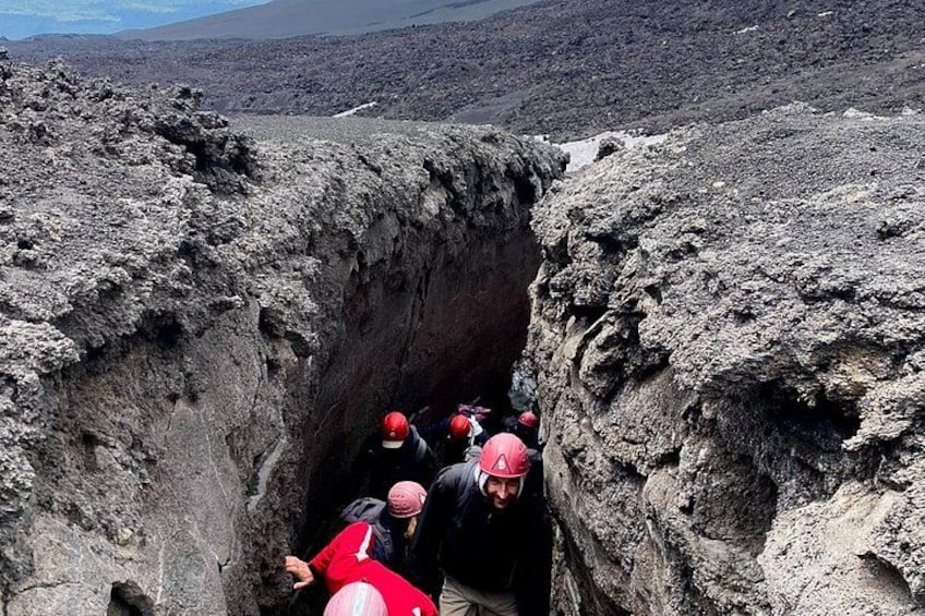 Etna excursion 3000 meters with 4x4 cable car and Trekking 5