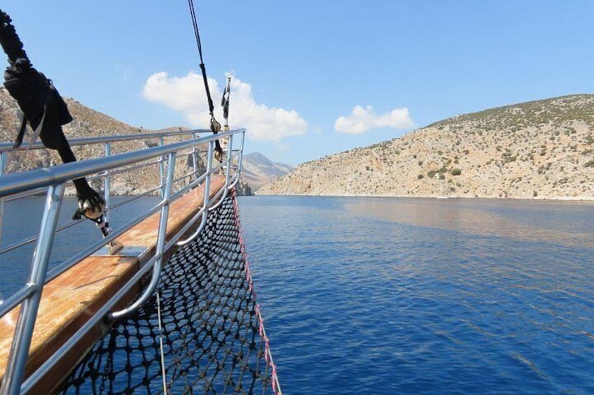 https://media-cdn.tripadvisor.com/media/attractions-splice-spp-720x480/10/5c/b6/71.jpg 3