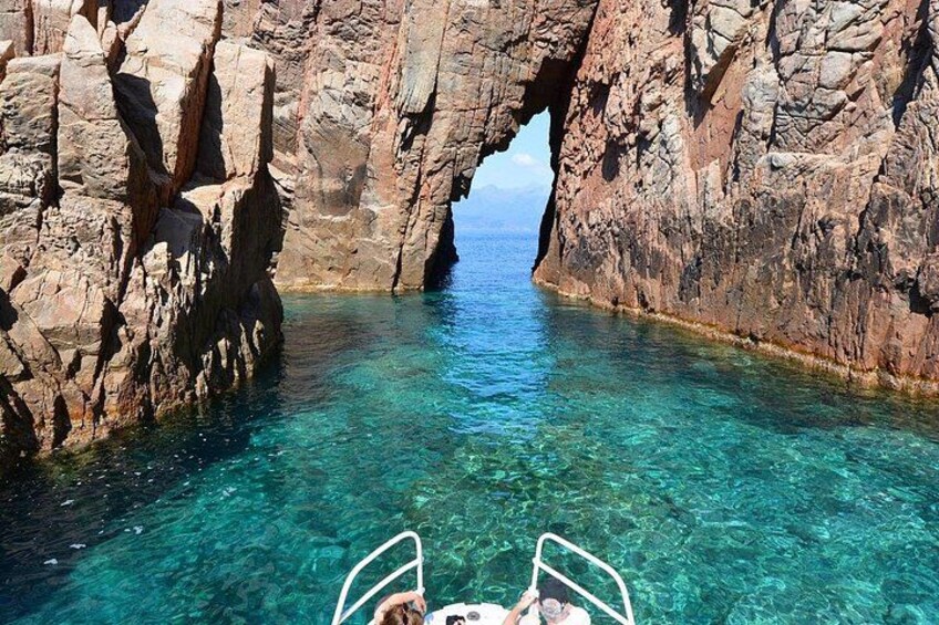 Passage of the Capo Rosso arch 2