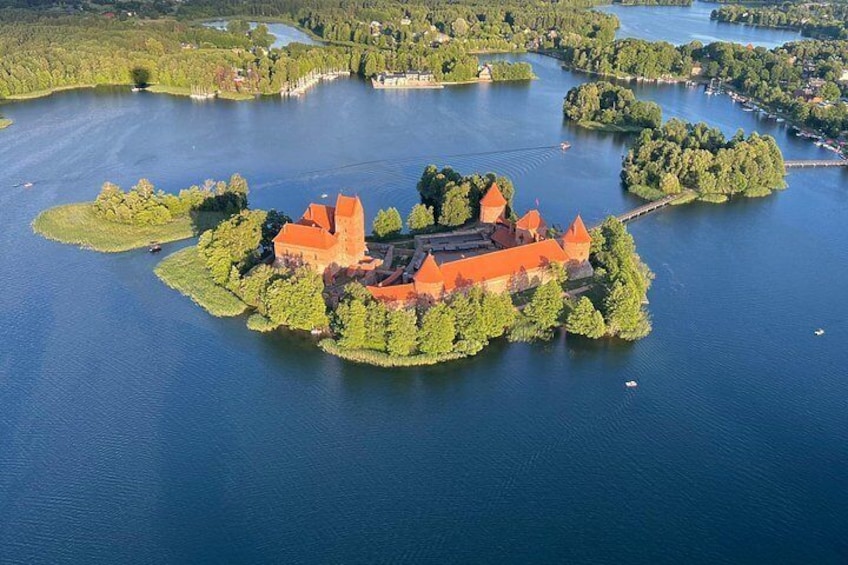 Hot air balloon flight Vilnius Trakai with Transfer and Shampagne 4