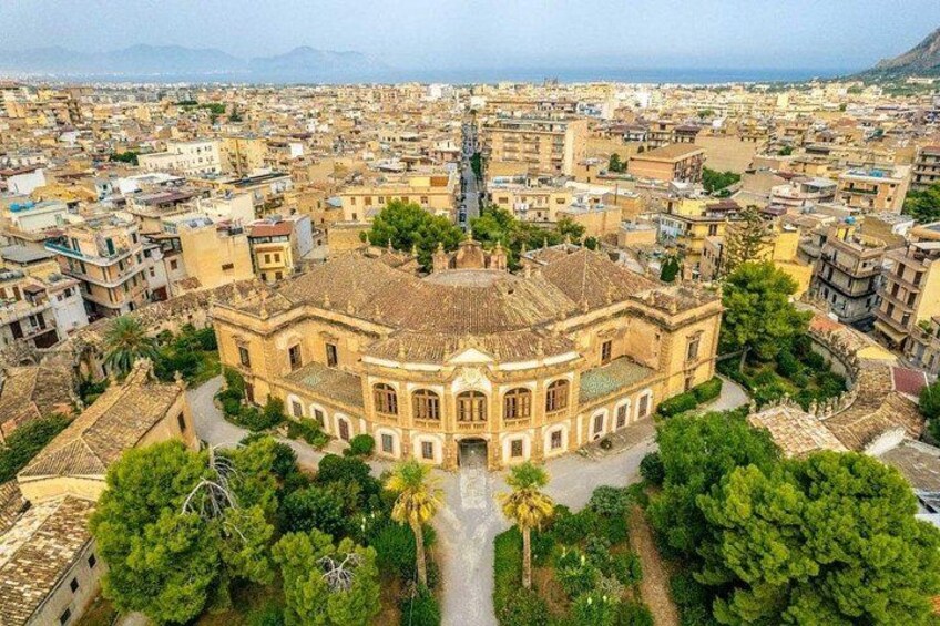 Tour of Villa Palagonia and Street Food itinerary in Bagheria 1