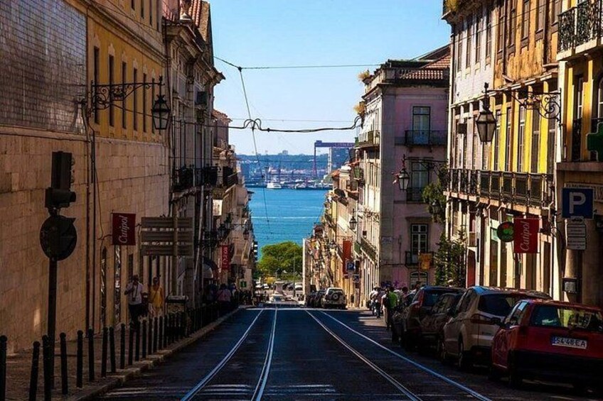Lisbon Private Tuk Tuk Tour: City Highlights 5