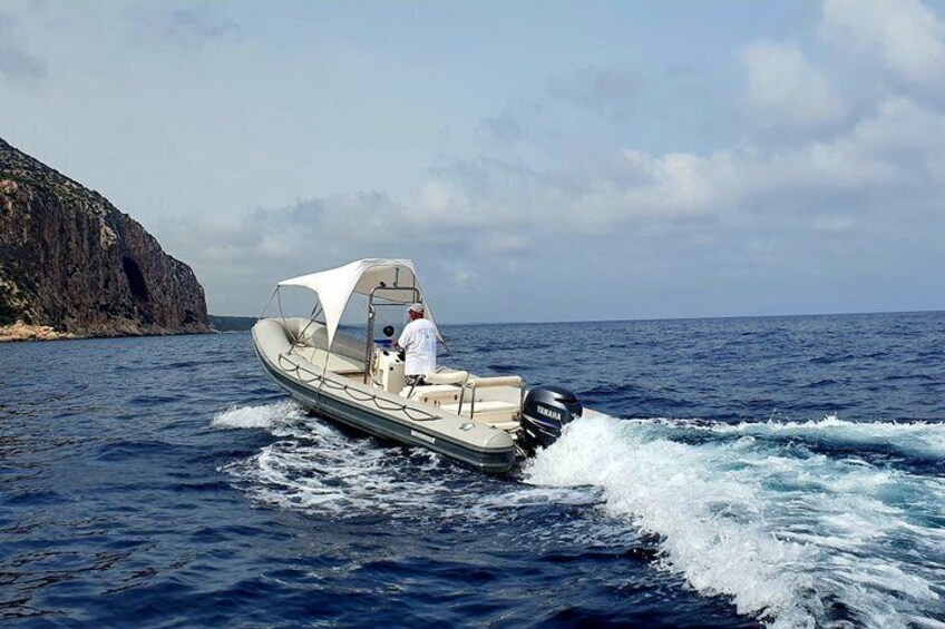 One day tour in rubber dinghy in the Gulf of Orosei with Skipper 5