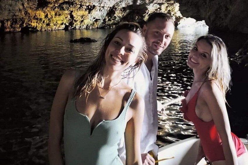 Tour by boat to discover the Polignano Caves 2