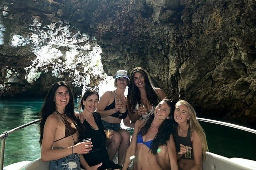Tour by boat to discover the Polignano Caves 3