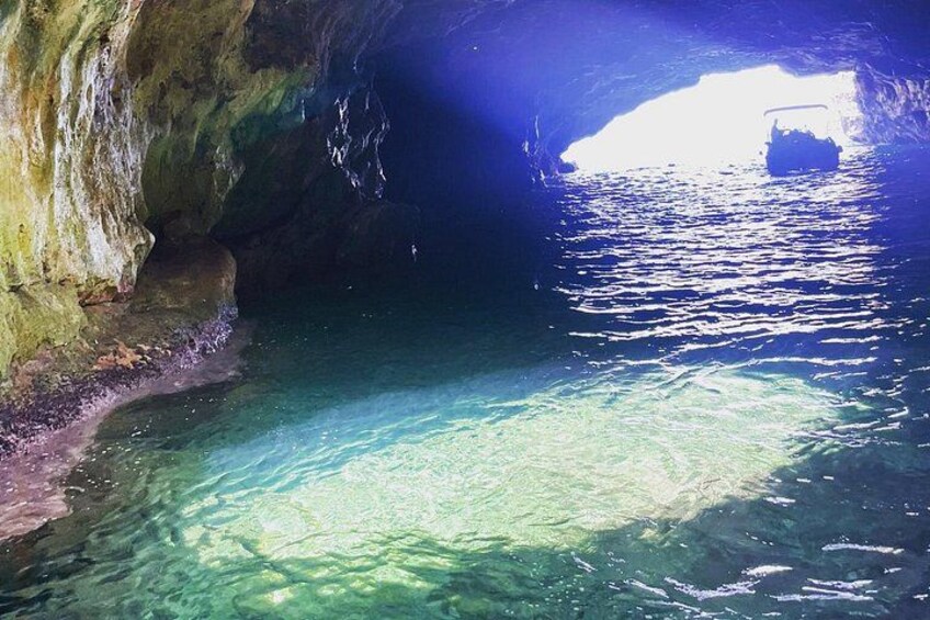 Private tour in Polignano to discover the caves with aperitif 3