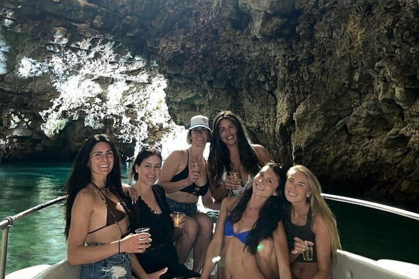 Private tour in Polignano to discover the caves with aperitif 3
