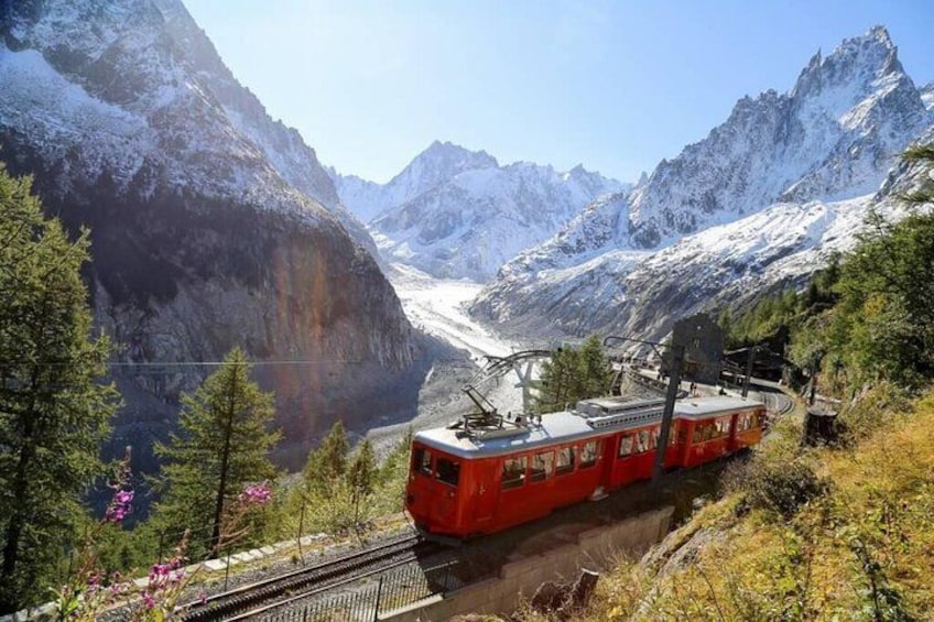 Beatuiful mer de Glace glacier with the mountain train. 5