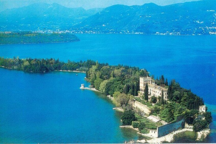 Boat Tour of Isola del Garda 2