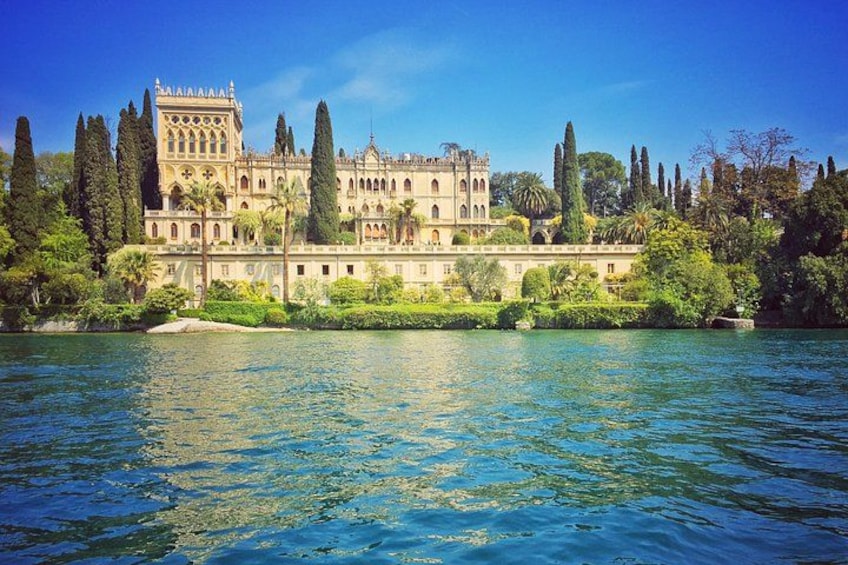 Boat Tour of Isola del Garda 4