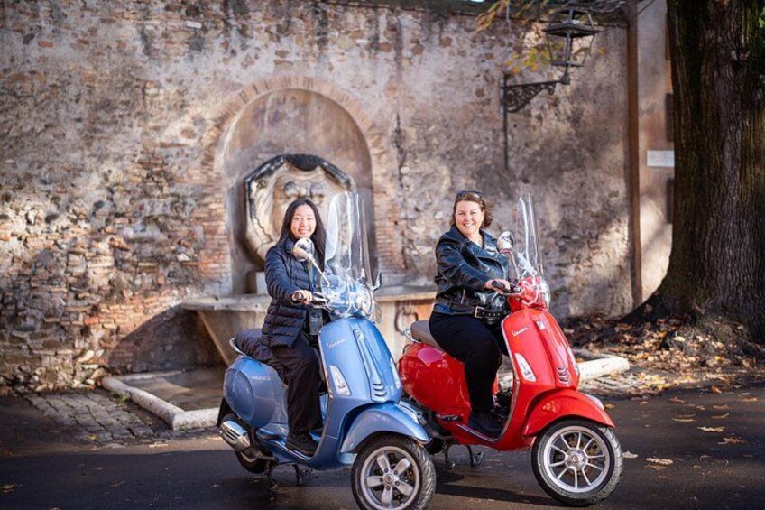 Rome Vespa Scooter Tour with Professional Photographer 3