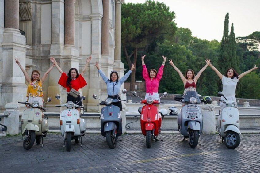 Rome Vespa Scooter Tour with Professional Photographer 4