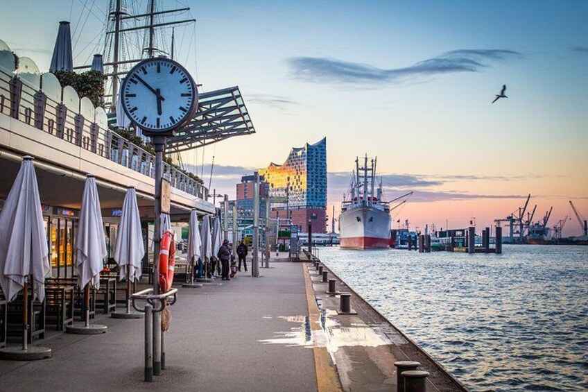 Highlights of Hamburg – Bike Tour with Insider Stories 4