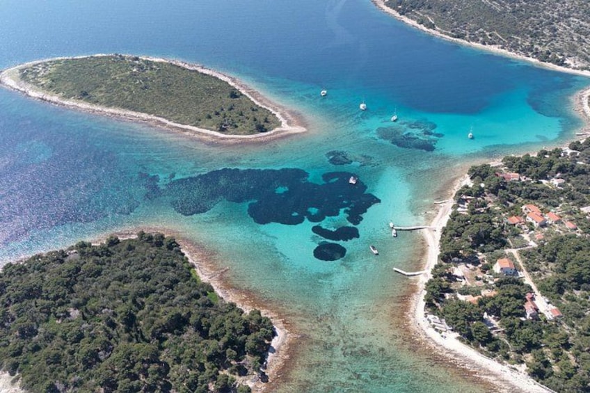 Private Tour from Split: Blue Lagoon & 3 Islands + Wine Included 2